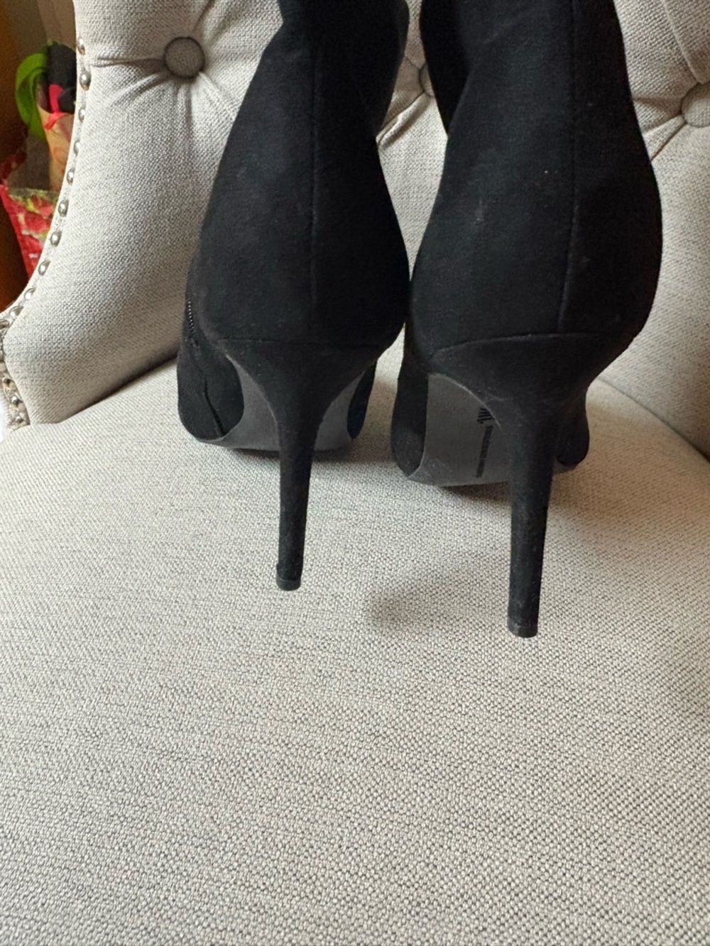 Black Pointed-Toe Stiletto Knee-High Boots - Women's - Picture 3 of 10